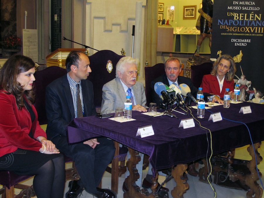 Momento de la firma de convenio para transporte, instalación y exposición del Belén de Salzillo en Madrid