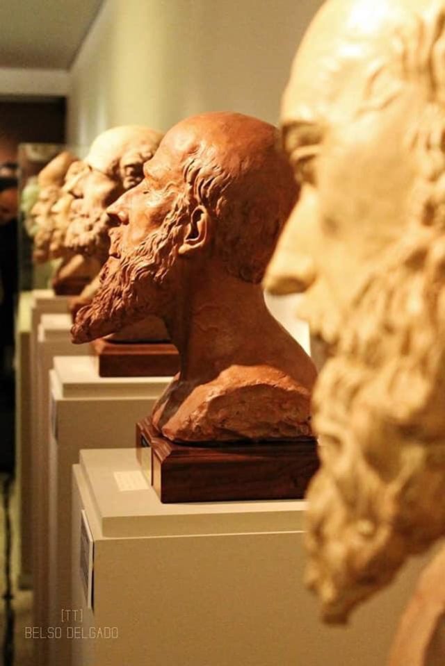 Colección de bustos de la Exposición. Foto: Marina Belso