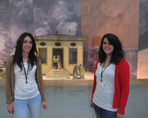 María Teresa García Martín y Carmen Robles Herrero, alumnas en prácticas en el Museo Salzillo
